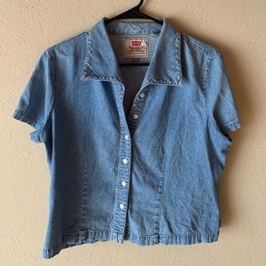 Levi’s Fitted Crop Jean Tee